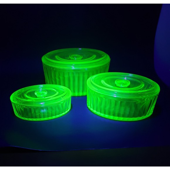 Uranium Glass Ribbed Covered Nesting Refrigerator Dishes Set of 3 - Picture 3 of 9